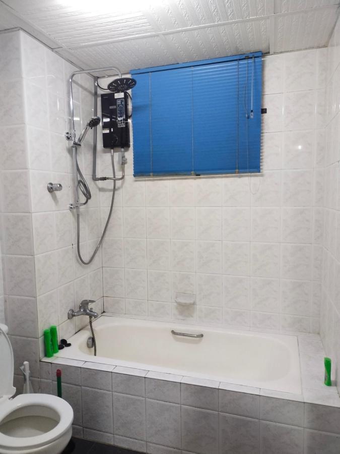 Cmk Guesthouse Kondominium Kota Sri Mutiara Kota Bharu Bagian luar foto